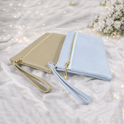 Minimalist zip wallet